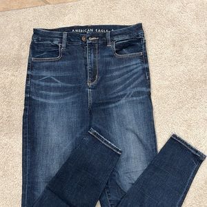 Curvy High-rise jeggings in next level stretch